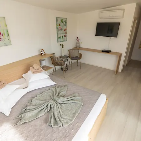 Apartments Holidays Roko Grebaštica Exteriör bild