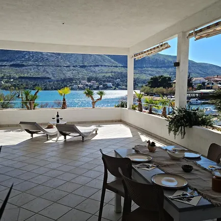 Apartments Holidays Roko Grebaštica Rum bild