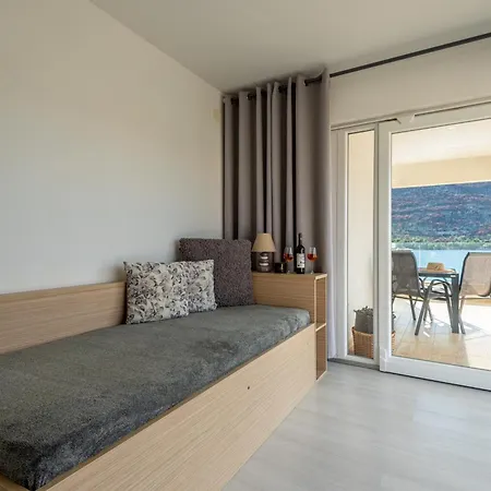 Apartments Holidays Roko Grebaštica Rum bild