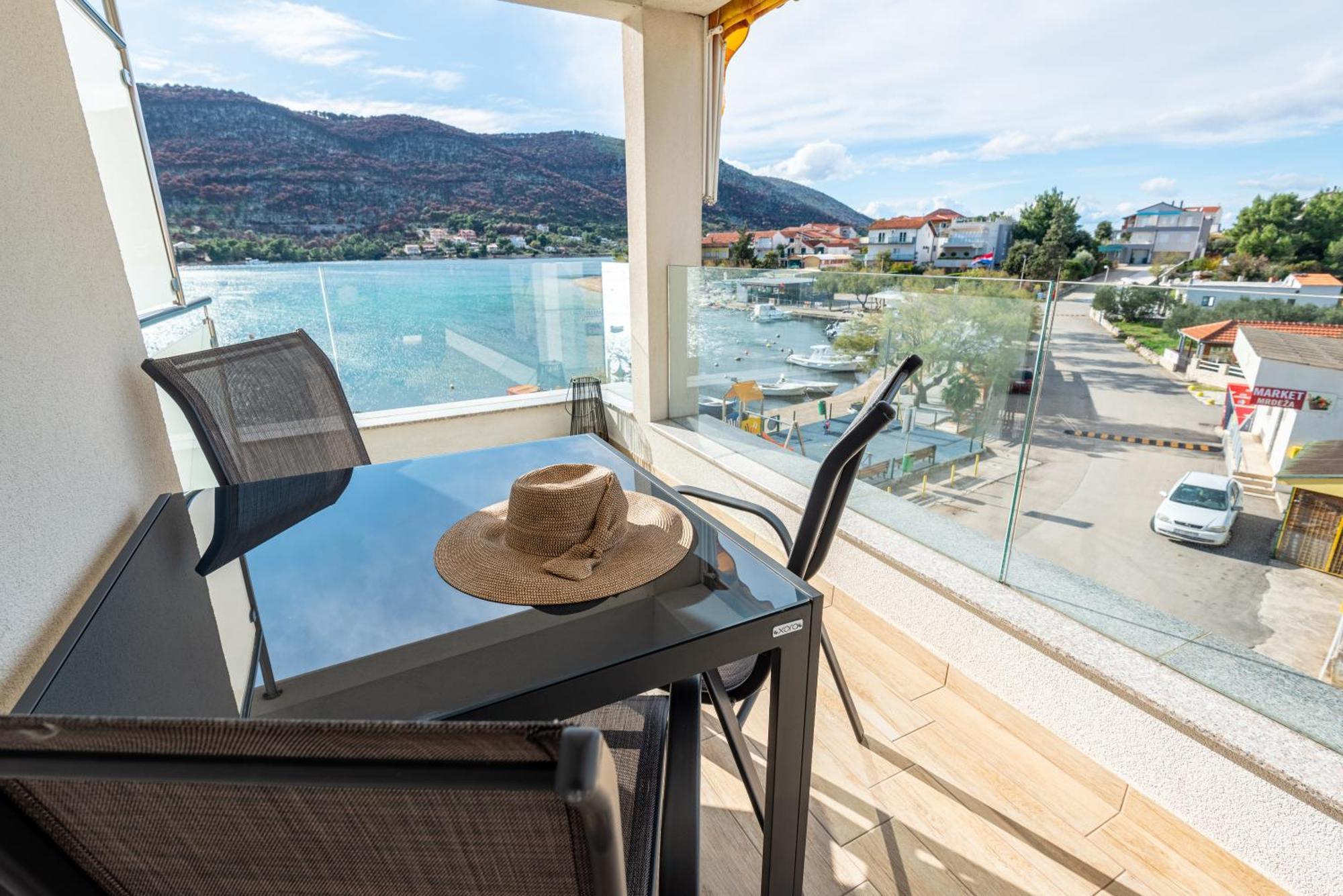 Apartment Holidays Roko *