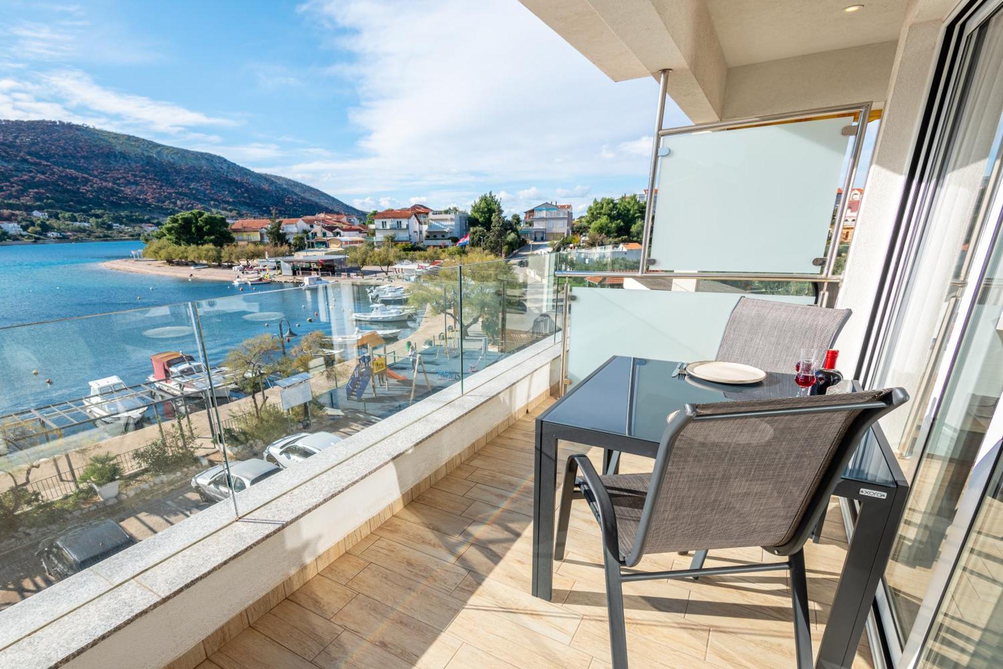 Holidays Roko Apartman *