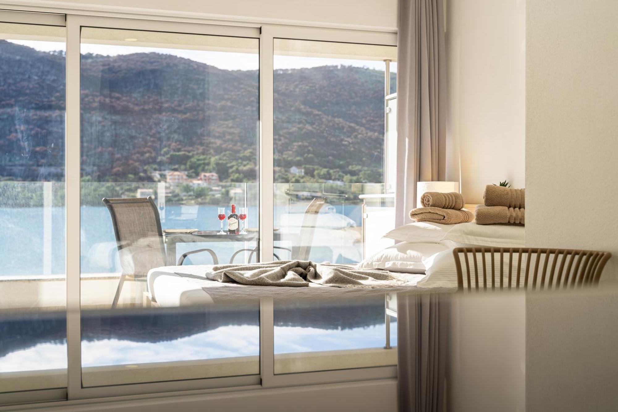 Apartment Holidays Roko *