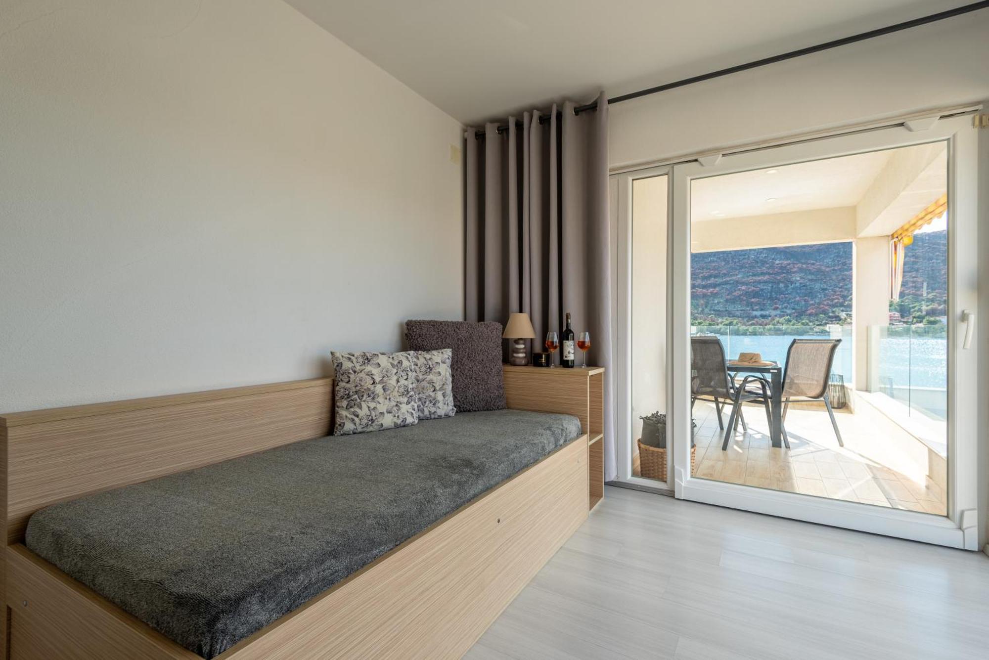 Holidays Roko Apartman Grebaštica