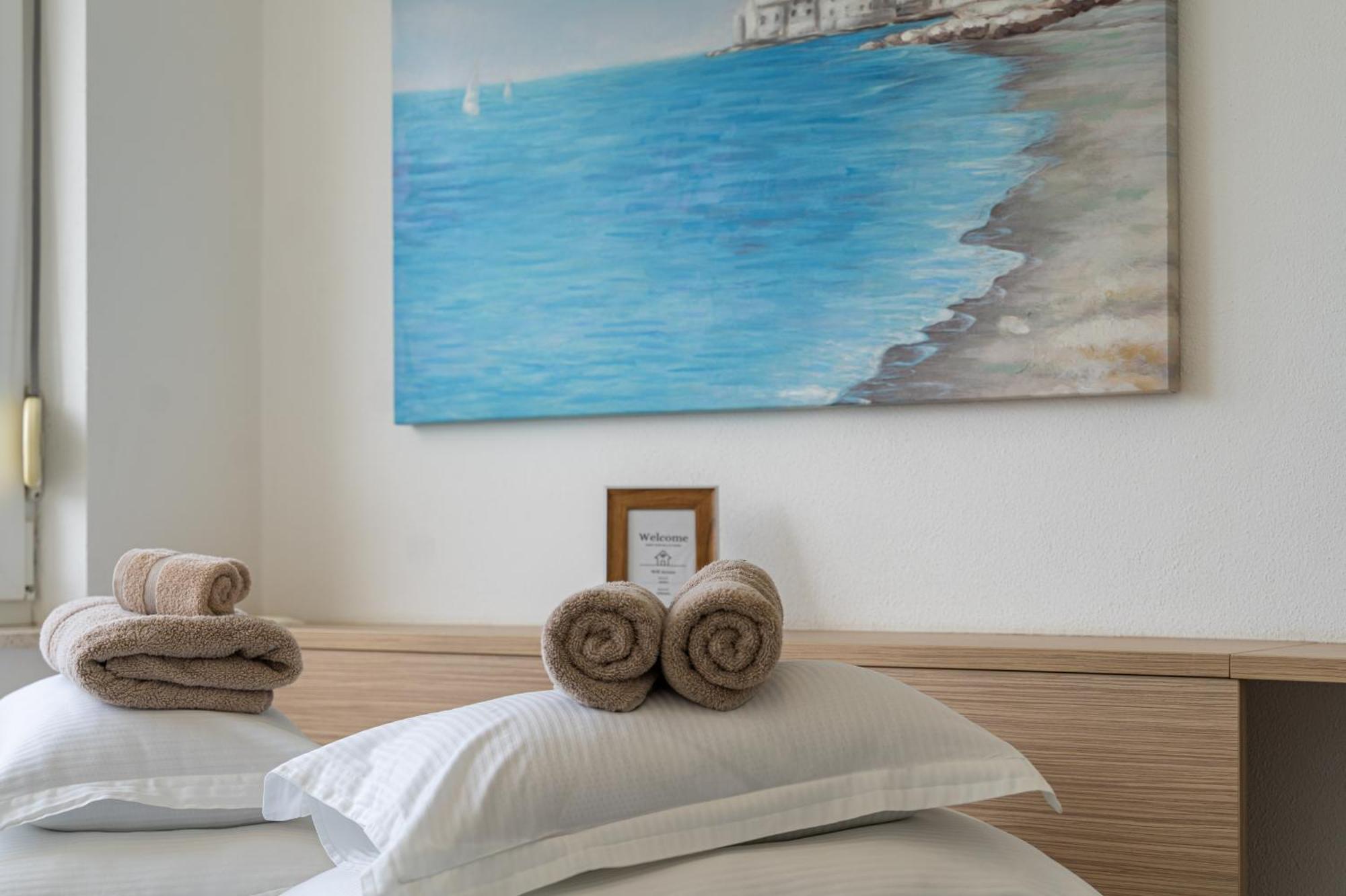 Holidays Roko Apartman *