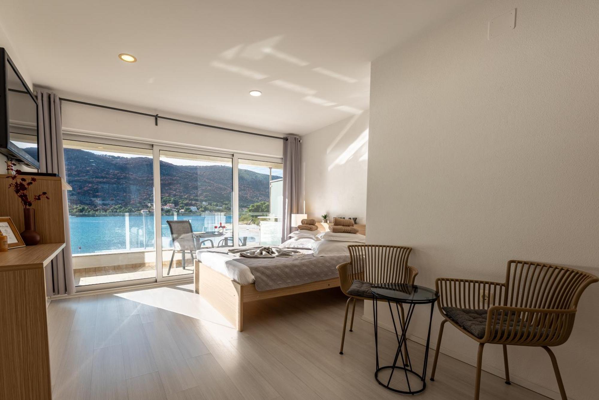 Apartment Holidays Roko Grebastica